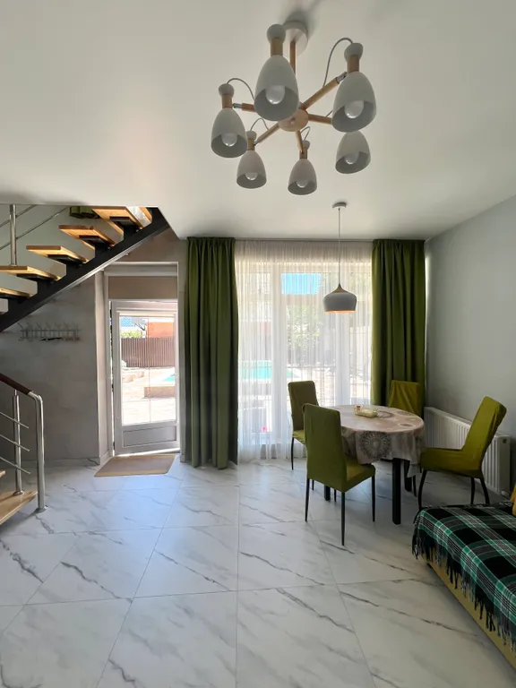 Коттедж «Семейный с видом на горы»