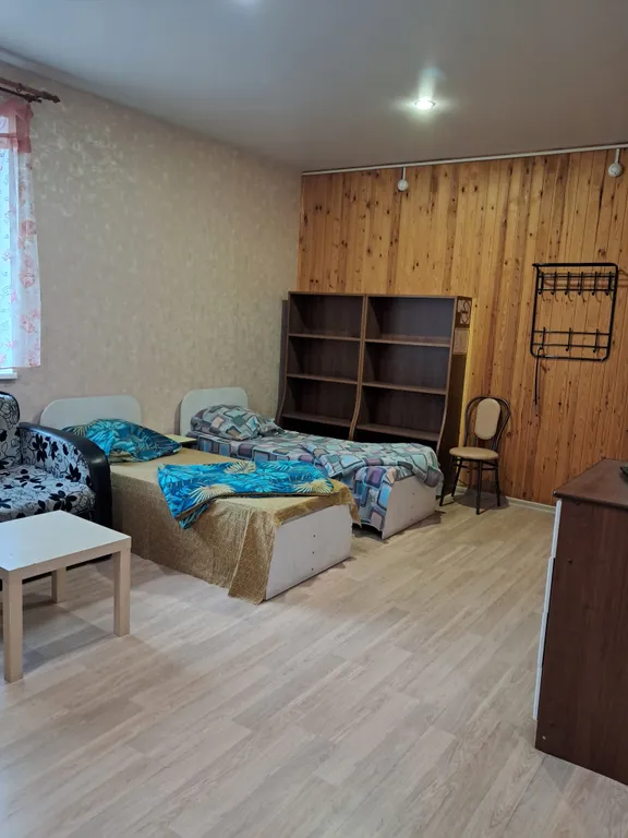 Вместительная ,45 квадратных метров, студия с собственной парковкой