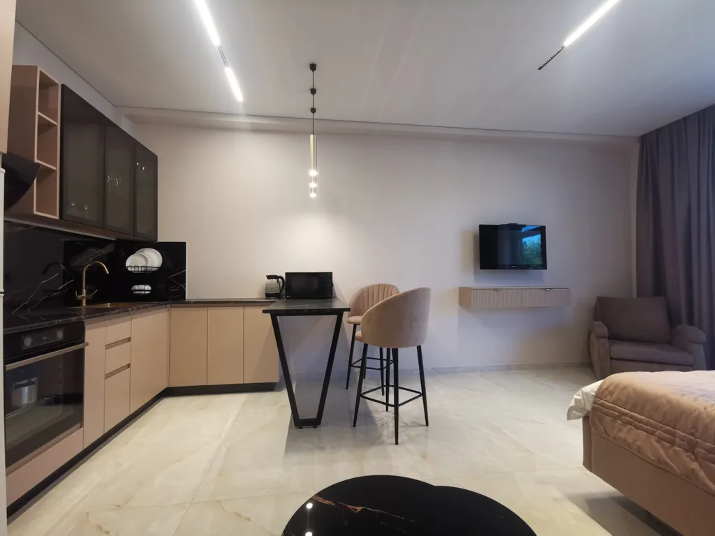 Студия, квартира с балконом в центре