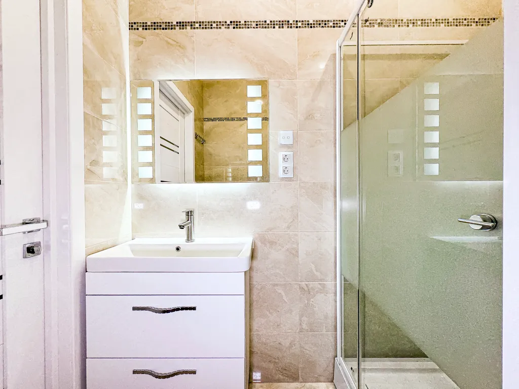 Евротрешка ЖК Регата на набережной с видом на море и горы