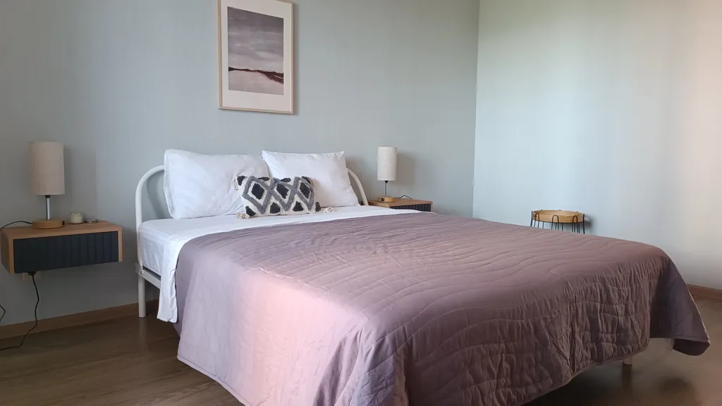 Евротрешка Pink с видом на воду и выходом на пляж