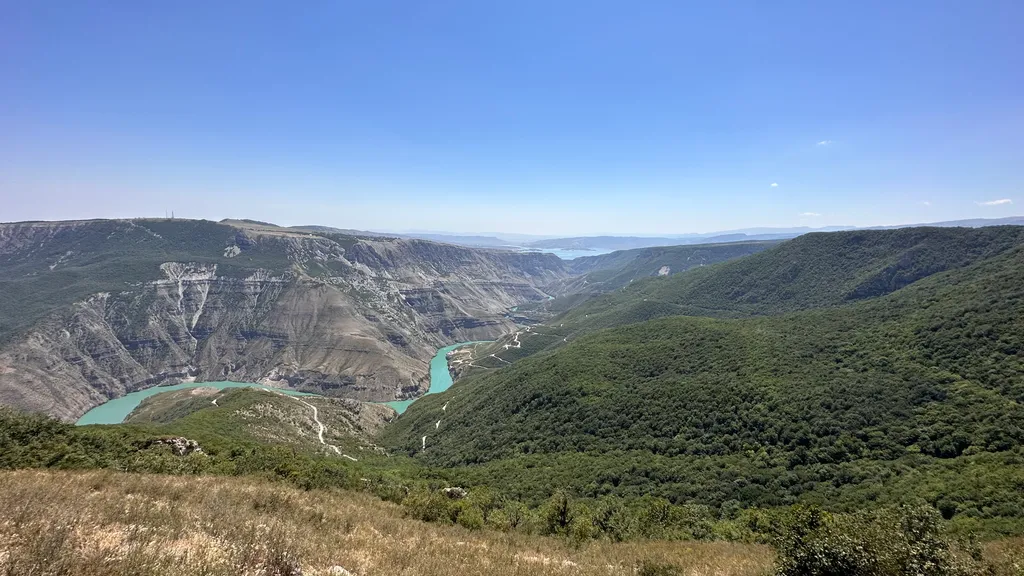 Уютный номер в центре Сулакского каньона