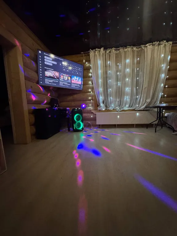 Большой дом с русской баней на дровах и чаном в Зелёном городе