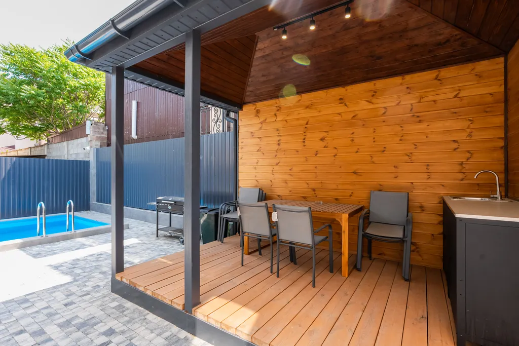 Большой коттедж