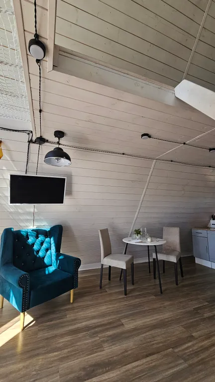 Уютный дом в стиле Афрейм в черте города