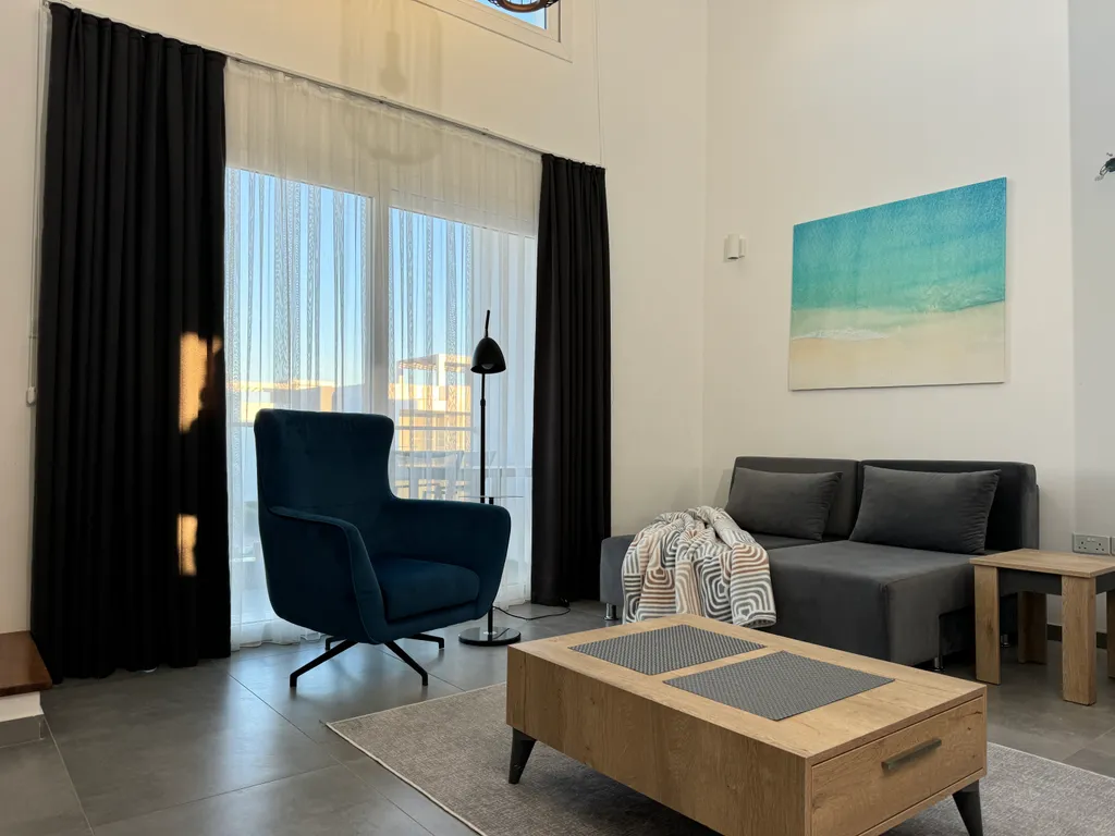 Уникальный лофт на первой береговой линии