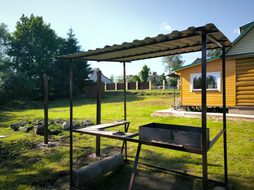 Новый бревенчатый дом в центре