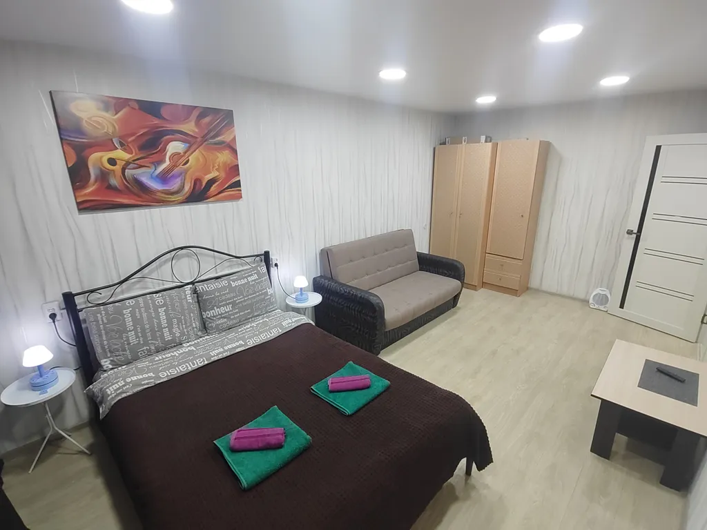 Однокомнатная квартира с балконом и лифтом у ТРЦ Плазма