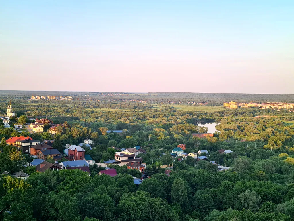 Новая евротрешка в центре города с красивым видом из окон