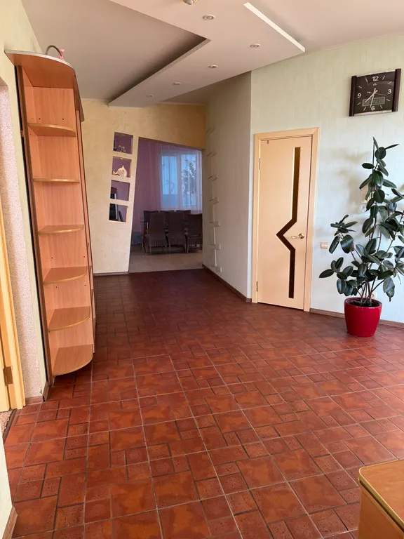 Дом с большим бассейном