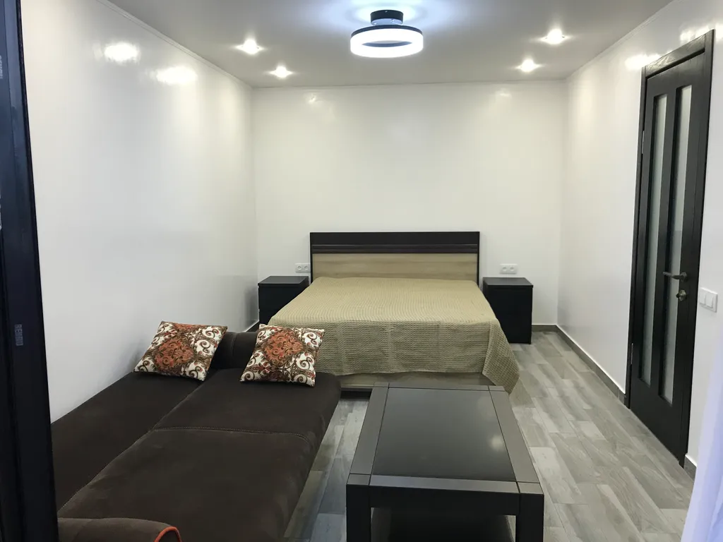 Квартир в старом Батуми, в районе Драматического театра, с большим балконом