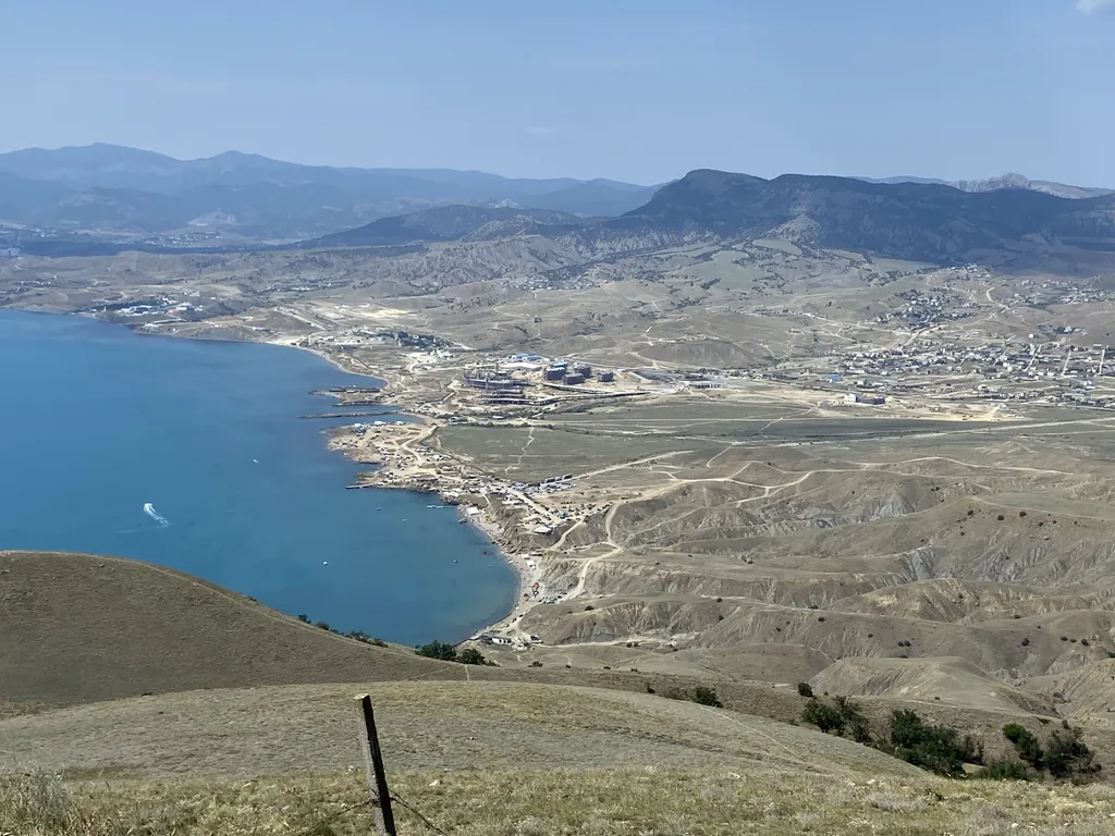 Новый комфортный чистый дом с террасой и видом на море на 1 этаже