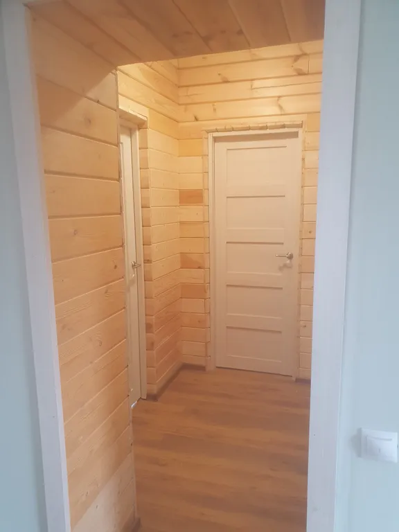 Благоустроенный дом на берегу реки