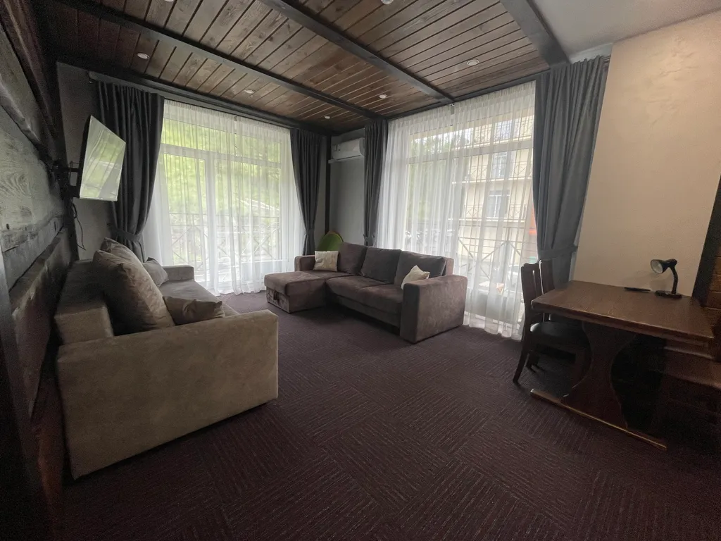 Уютные апартаменты с видом на горы и лес