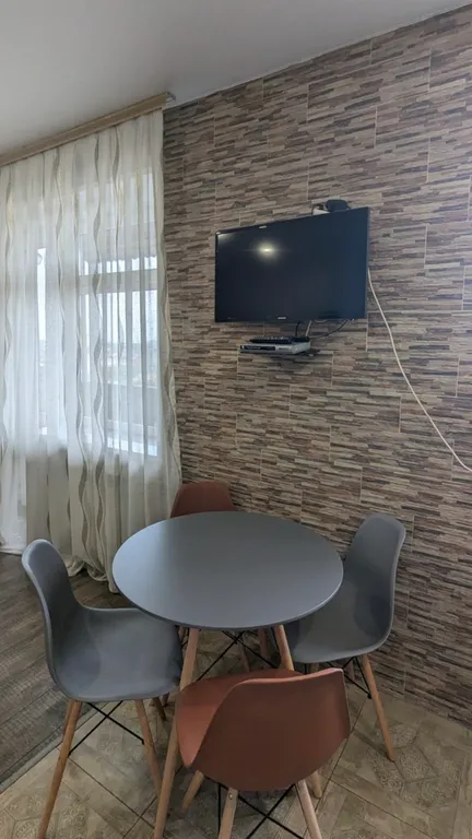 Уютная евродвушка с видом на горы у центра города