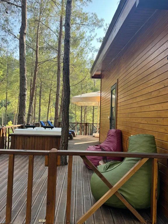 Просторное эко бунгало в сосновом лесу на побережье Турции