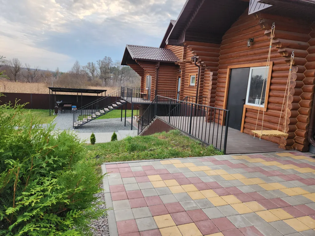 Коттедж Дизайнерский дом не далеко от города — аренда посуточно в Таврово