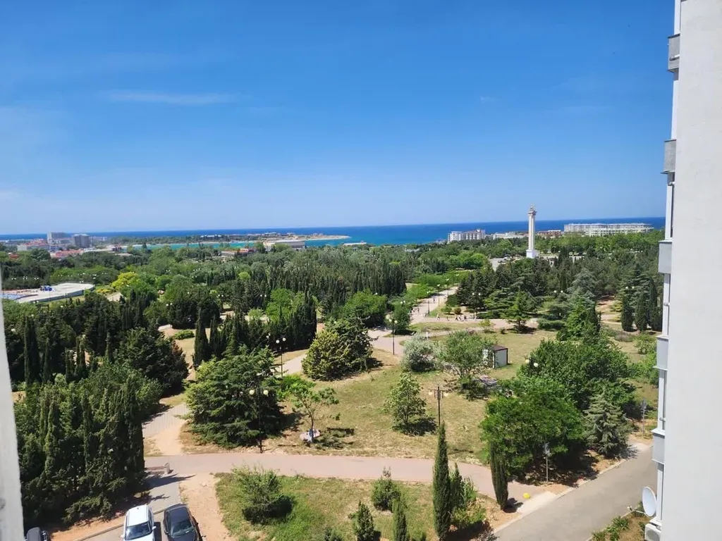 Апартамент с видом на море и парк
