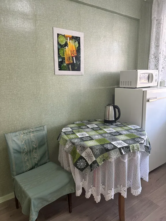 Tеплaя cолнечнaя квaртира, в стилe старой Итaлии для сeмeйнoгo oтдыxa