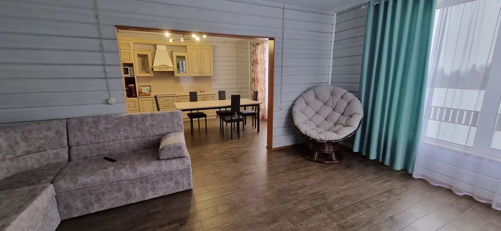 Дом по соседству с вотчиной Деда мороза