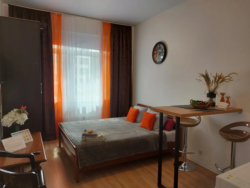 Квартира Яркая, уютная студия у Онкоцентра имени Цыба А. Ф — аренда посуточно в Обнинск