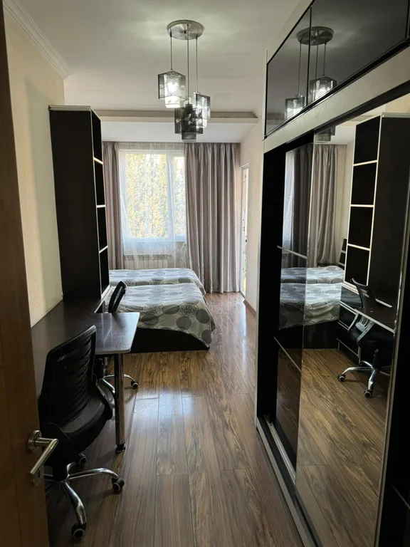 Квартира с 2 спальнями и балконом у цирка, с парковкой