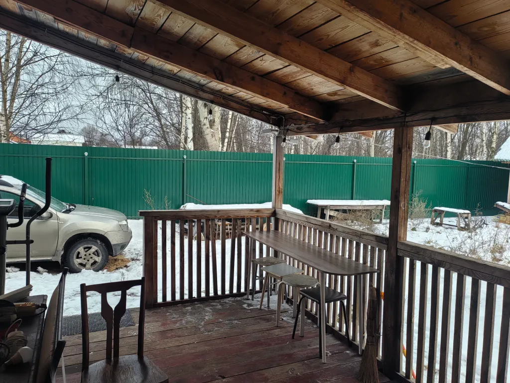 Дом у слияния рек, рядом с историей