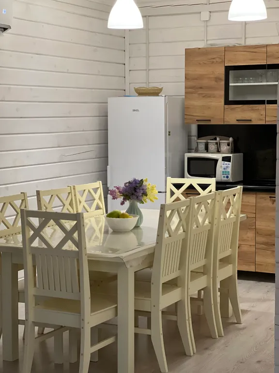 Деревянный коттедж на берегу Каспийского моря