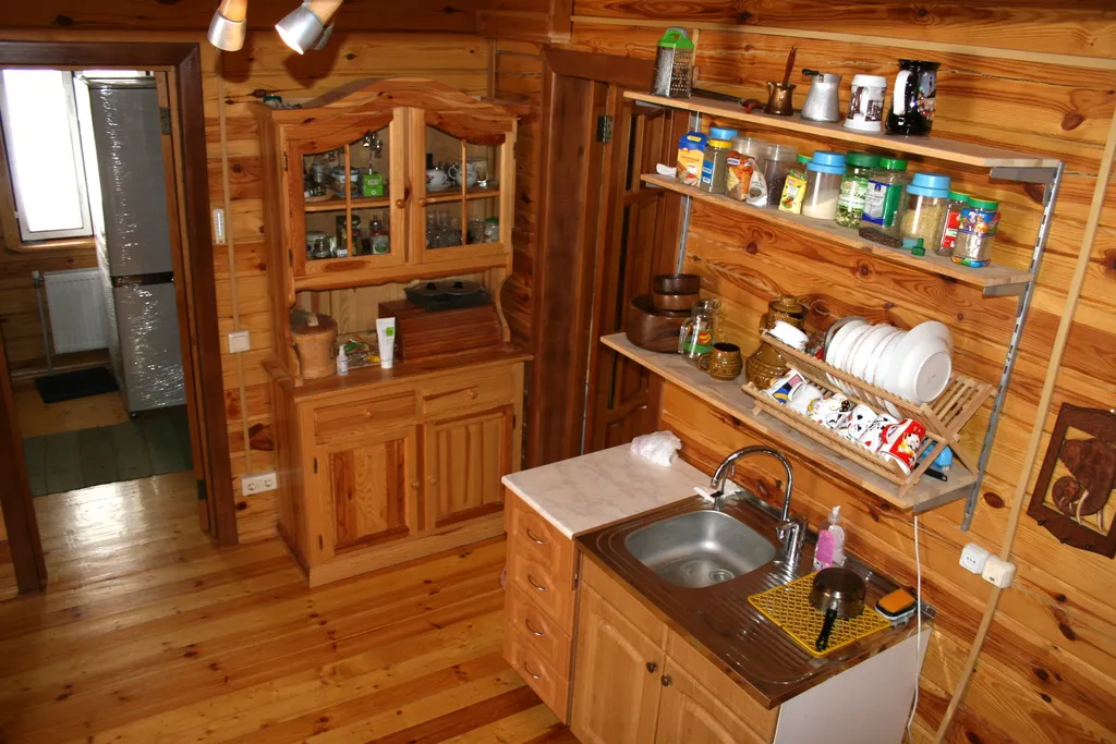 Уютный домик в березовой роще