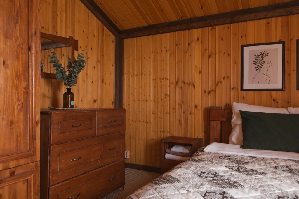 Двухэтажный дом для отдыха на природе с баней