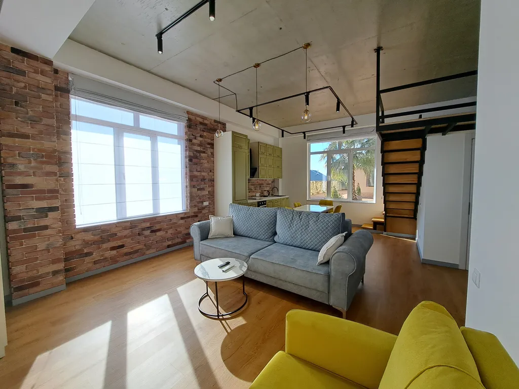 Квартира Квартира Просторная студия с новым ремонтом — Сириус