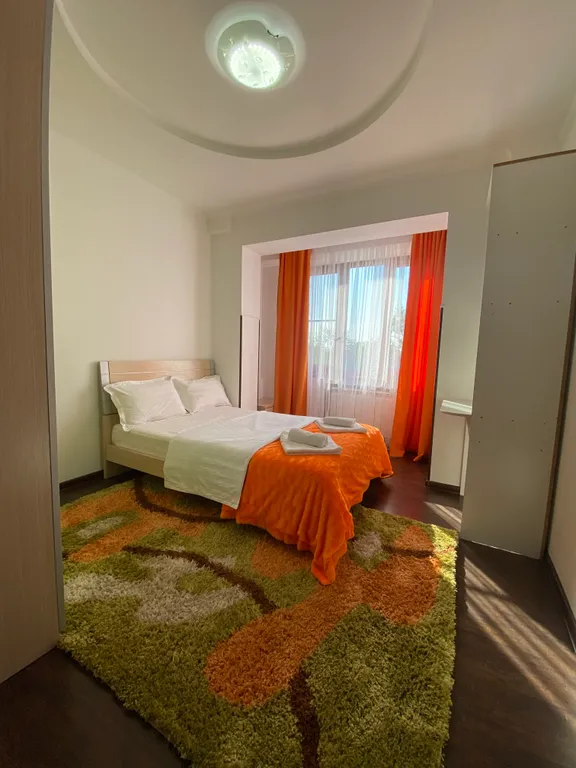 Уютная 3-х комнатная квартира у фонтана в центре Алматы