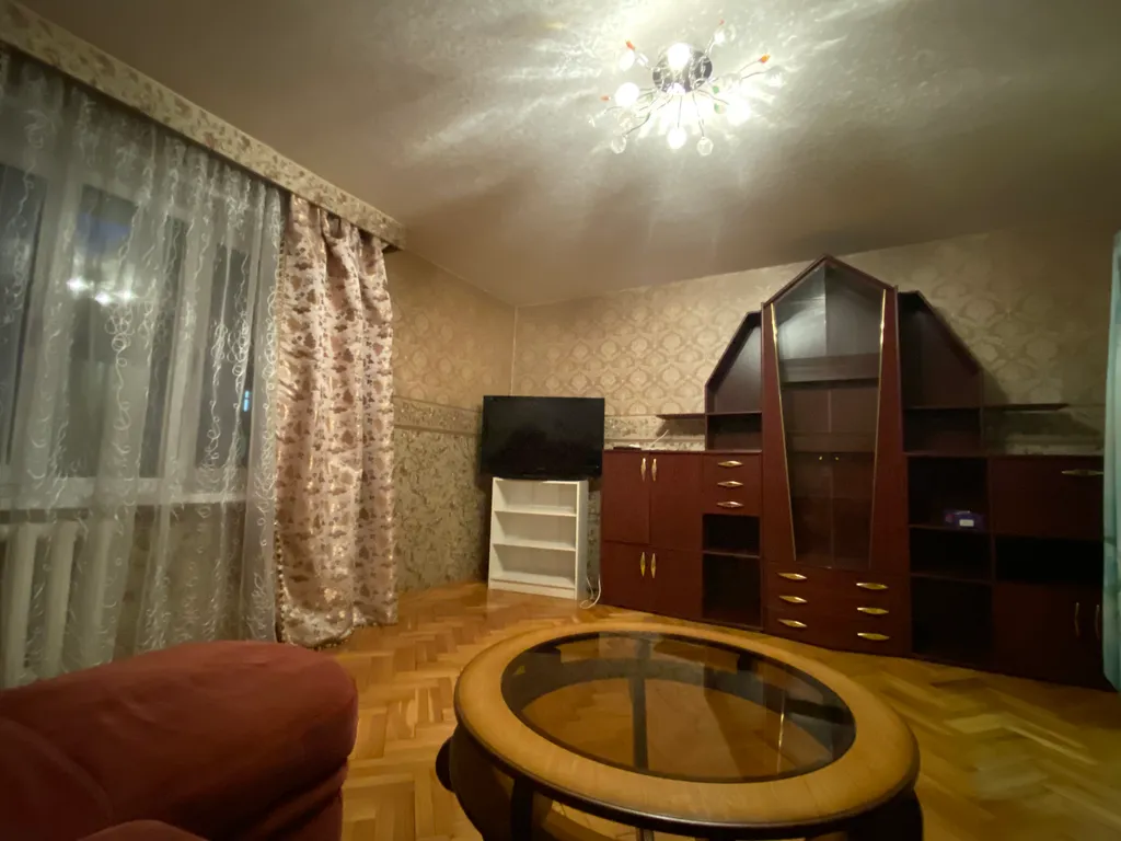 Бюджетная трешка в центре города