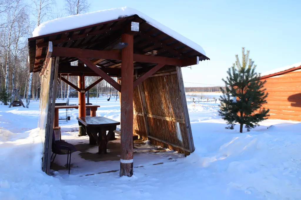 Шестиместный коттедж с тремя спальнями на берегу озера Селигер