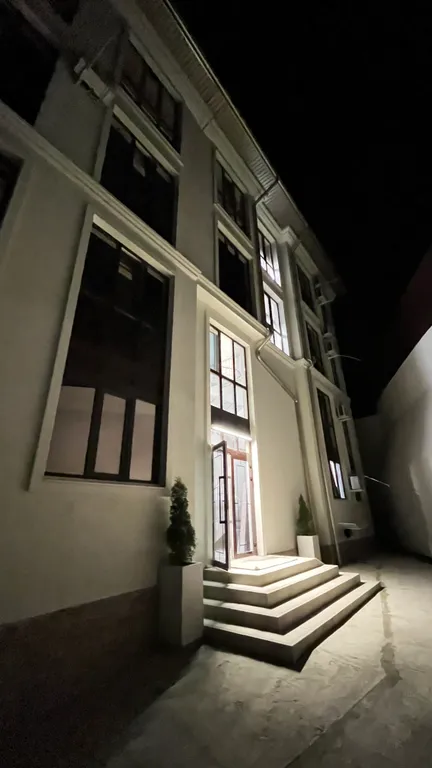 Уютная и стильная студия с отдельной кухней