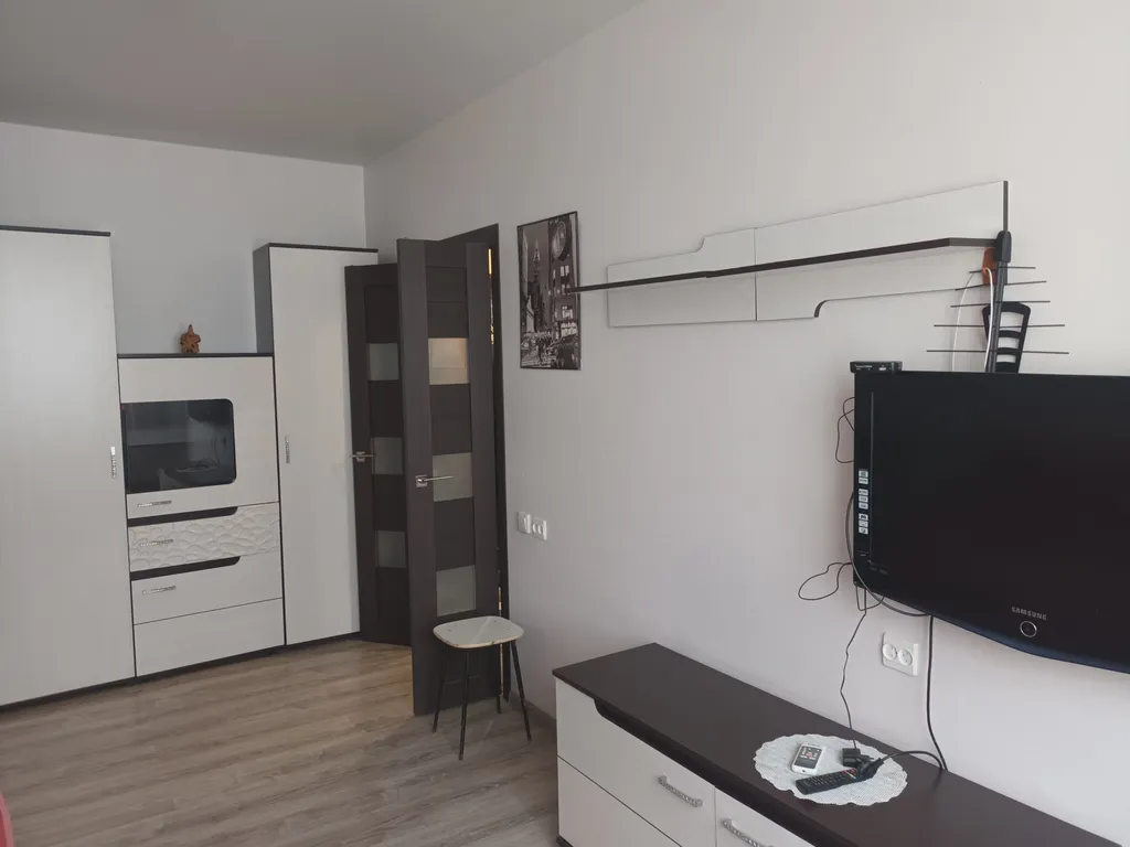 Уютная квартира в тихом районе,  ухоженная клубная территория