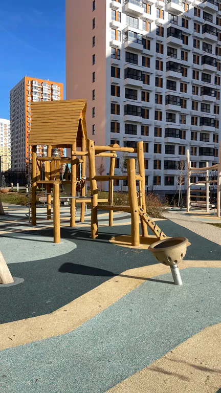 Слоники с видом на море Пик Южный