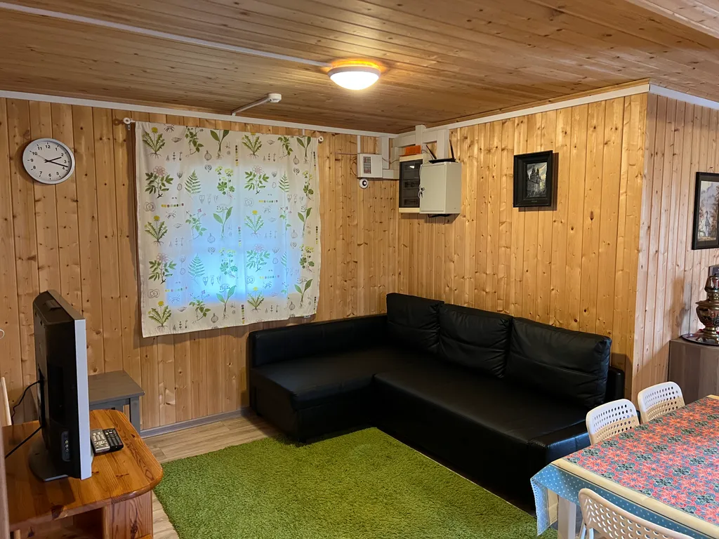 Домик у озера