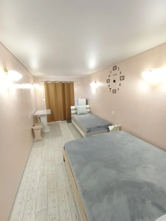 Квартира Трёхместный комфорт с кинг-кроватью — аренда посуточно в Голубицкая