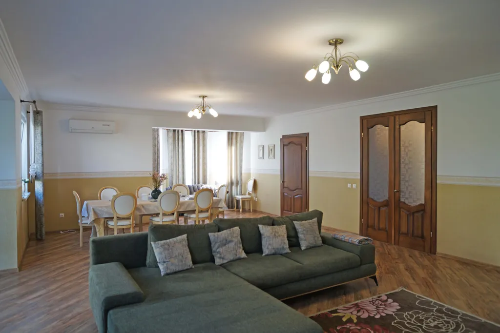 Уютный, большой дом на Славянской