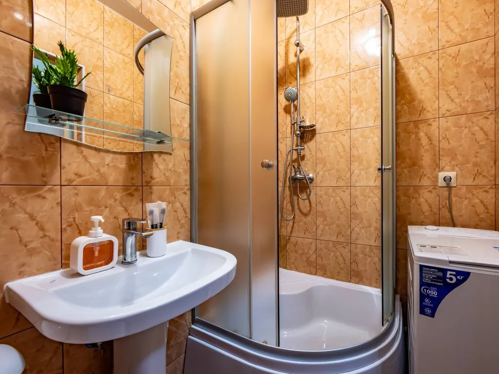 Добродей/Apart