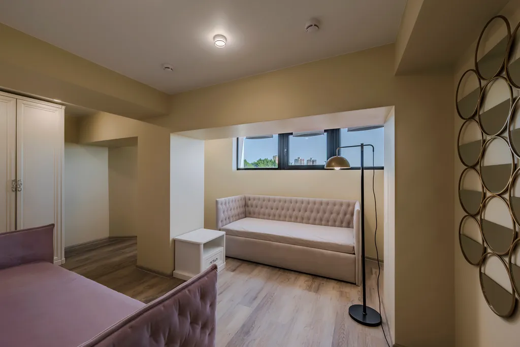 Двухэтажный апартамент с круглогодичным бассейном и залом