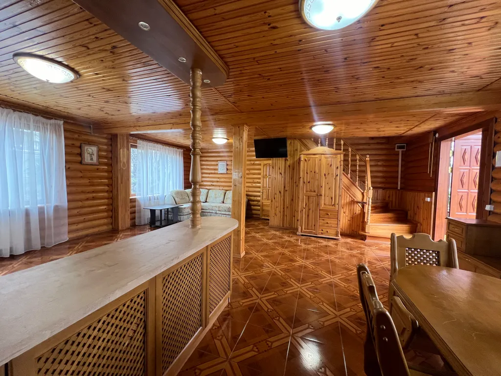 Сруб в Ялте c бассейном и сауной