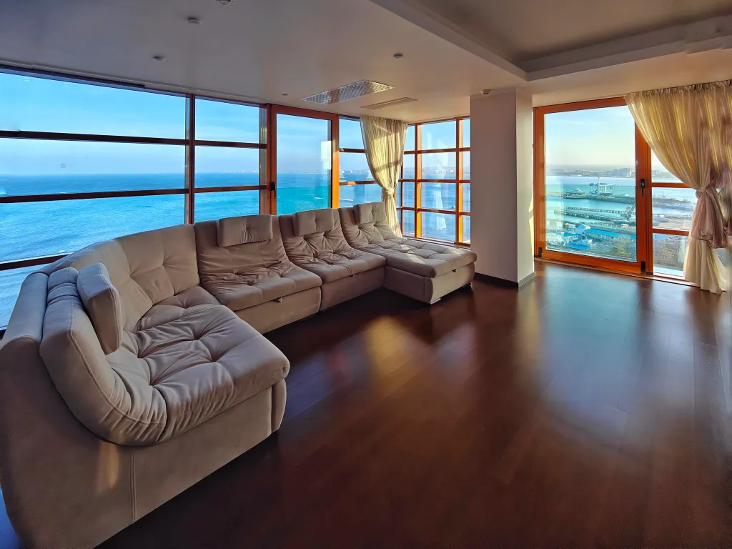 Видовая квартира в Золотой Бухте