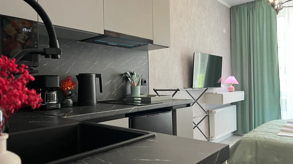 Студия с мини-балконом и видом на горы