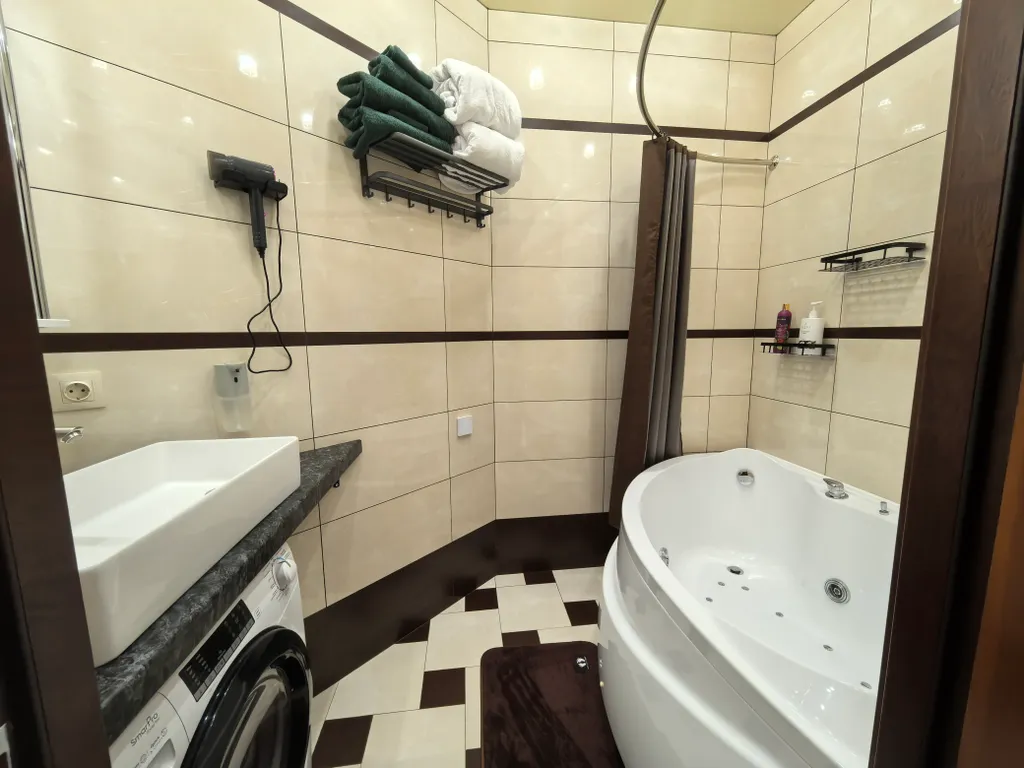 Дизайнерская 2к квартира на набережной реки Волги