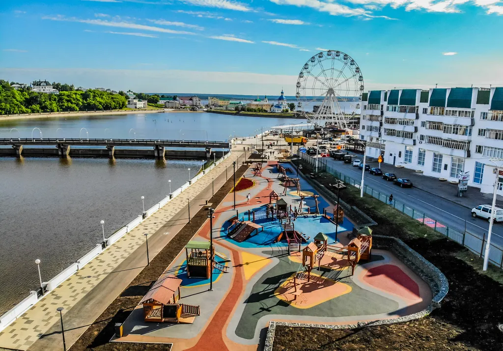 Квартира с видом из окна на Залив, Волгу, Красную площадь