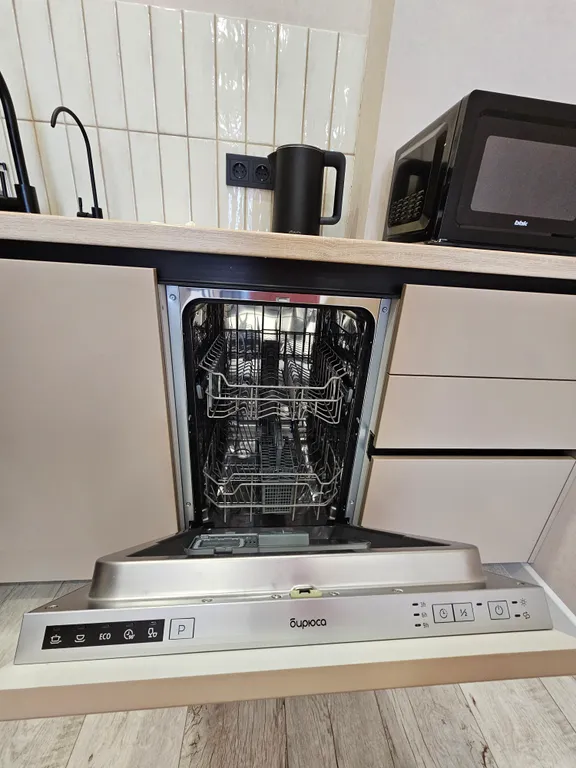 Дизайнерская квартира с посудомоечной машиной и в 10 минутах от центра