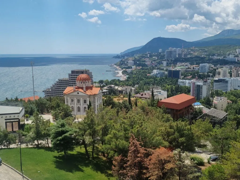 Видовая квартира в Алуште