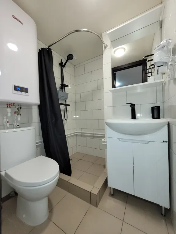 Лофт-7 красная, клёвая двухуровневая студия в центре